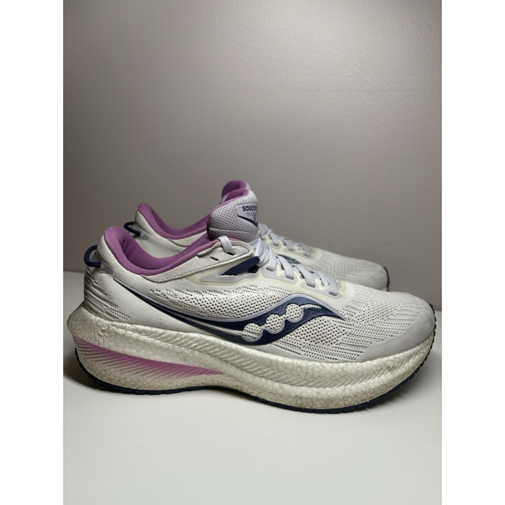 Saucony Triumph 21 White Navy Women's Mesh Running Shoes Sneakers -‎ Size 9.5